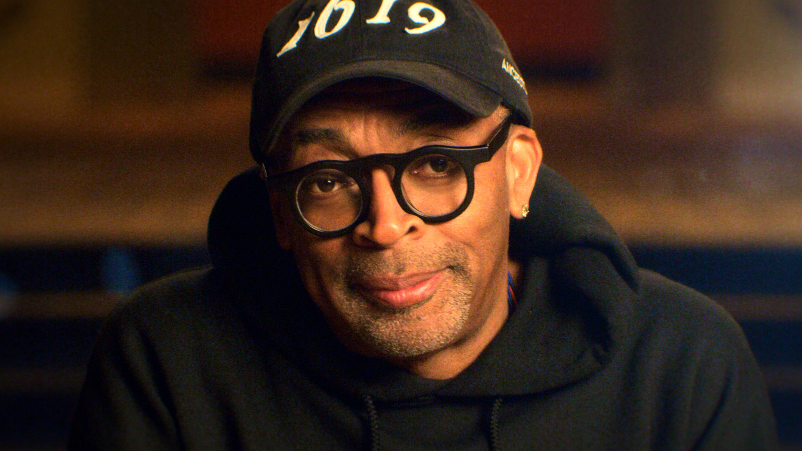 Spike Lee in 'Dear...' su Apple TV Plus [tag: Spike Lee] [credit: Apple TV Plus]