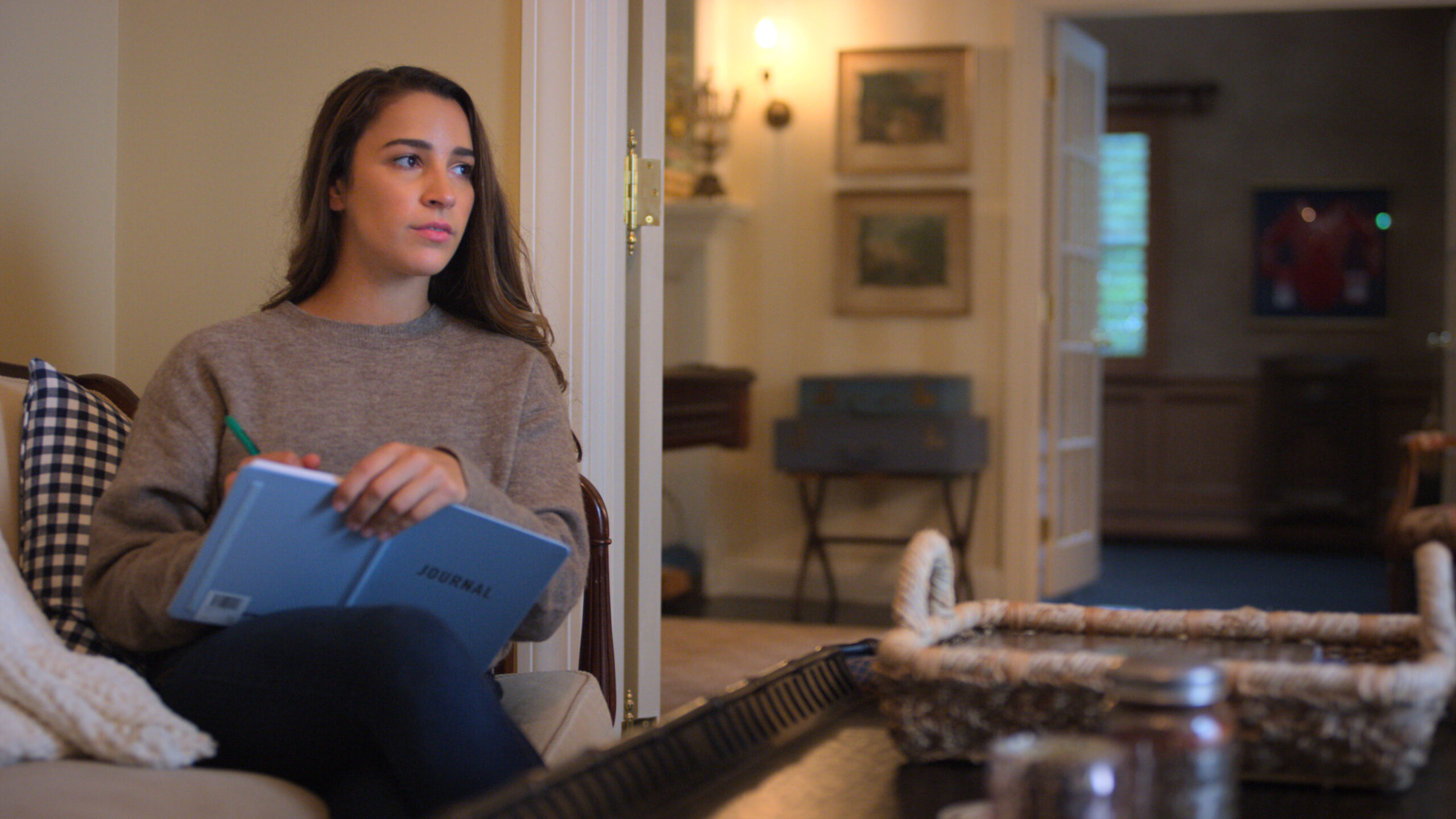 Aly Raisman in 'Dear...' su Apple TV Plus [tag: Aly Raisman] [credit: Apple TV Plus]