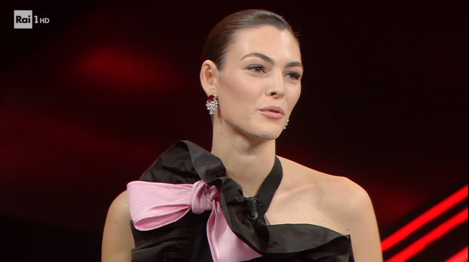 Sanremo 2021, terza serata: Vittoria Ceretti [credit: RaiPlay]