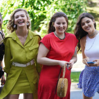 Eda Yildiz (Hande Erçel), Sitare Akbas (Figen), Melisa Döngel (Ceren) e Elçin Afacan (Melek) in Love Is In The Air 1×01 (ITA)