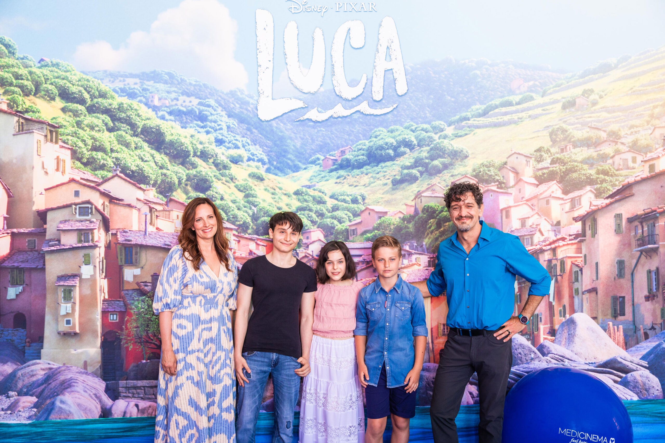 (S-D): Produttore Andrea Warren, Luca Tesei, Sara Ciocca, Alberto Vannini e Regista Enrico Casarosa a Genova per la presentazione del film 'Luca' [credit: foto di Virginia Bettoja; courtesy of Disney/Pixar; Copyright 2021 Disney/Pixar. All Rights Reserved]