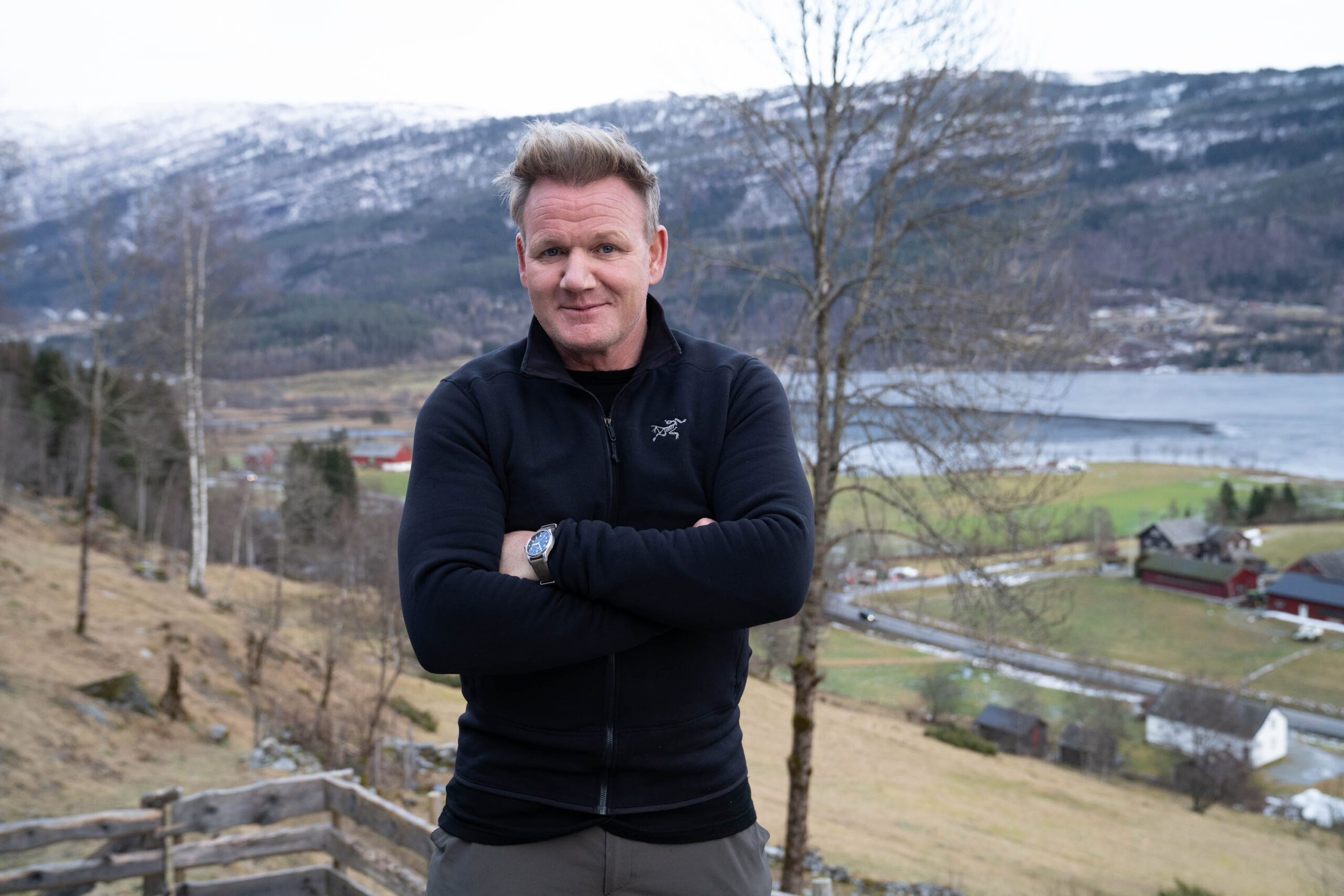 Gordon Ramsay in Norvegia per 'Gordon Ramsay: Fuori Menù' [credit: National Geographic/Justin Mandel; courtesy of Disney Italia]