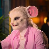 Il topo in Sexy Beasts 1×01 su Netflix