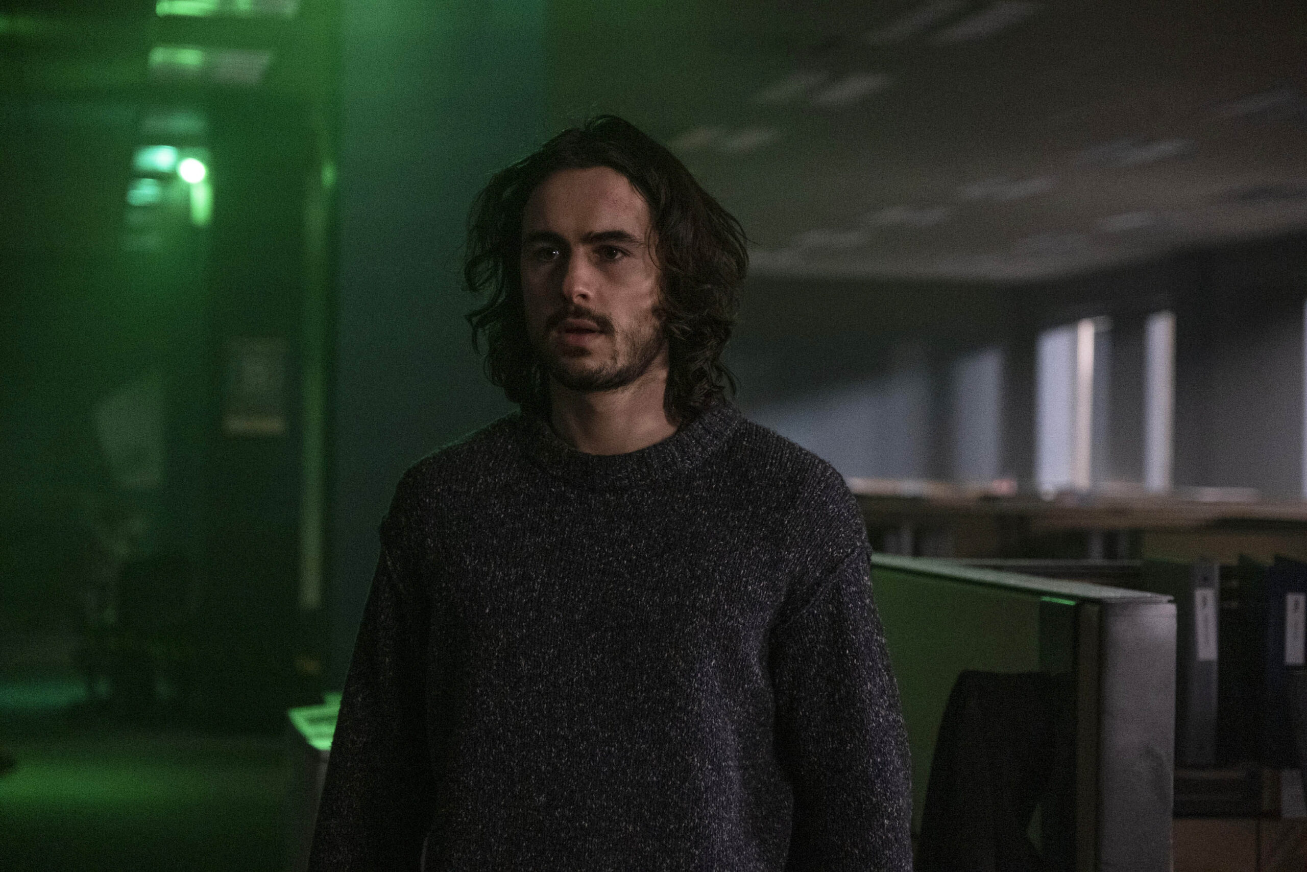 Ben Schnetzer come Yorick Brown in The Last Man 1x03 'Neil' [credit: Rafy Winterfeld/FX; Copyright 2021, FX Networks. All rights reserved; courtesy of Disney Italia]