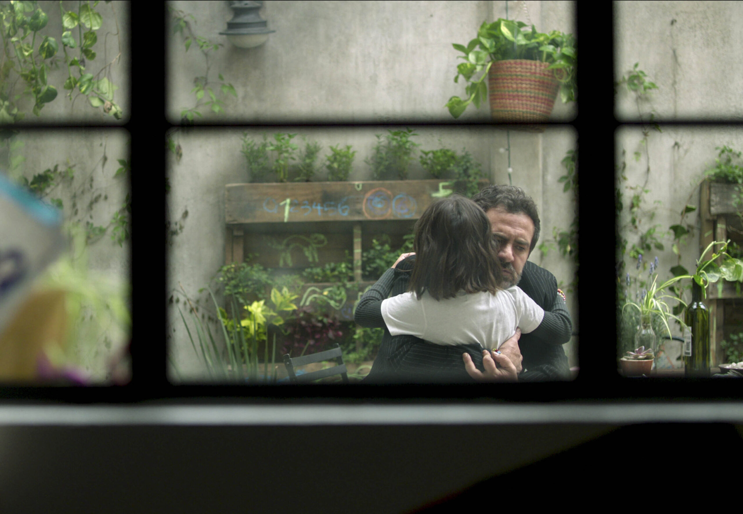 Todo Va A Estar Bien 1x05 [credit: courtesy of Netflix]
