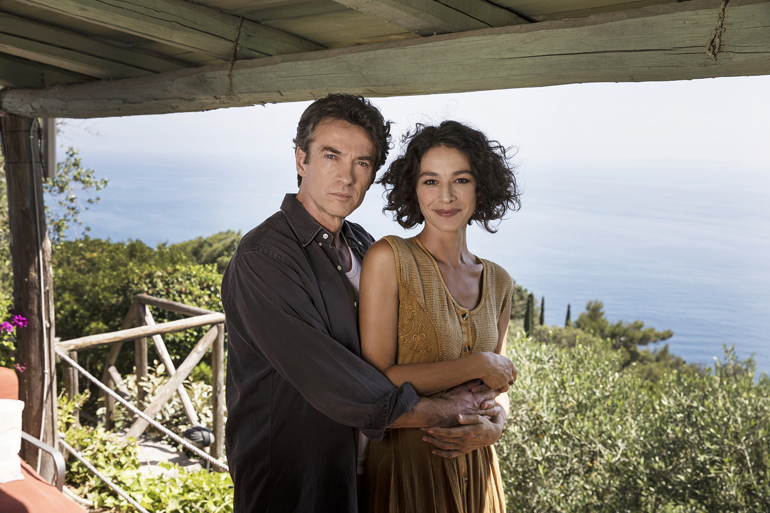 Alessio Boni e Nicole Grimaudo sul set di 'Sul tetto del mondo' [credit: foto di Assunta Servello; courtesy of RAI Fiction]