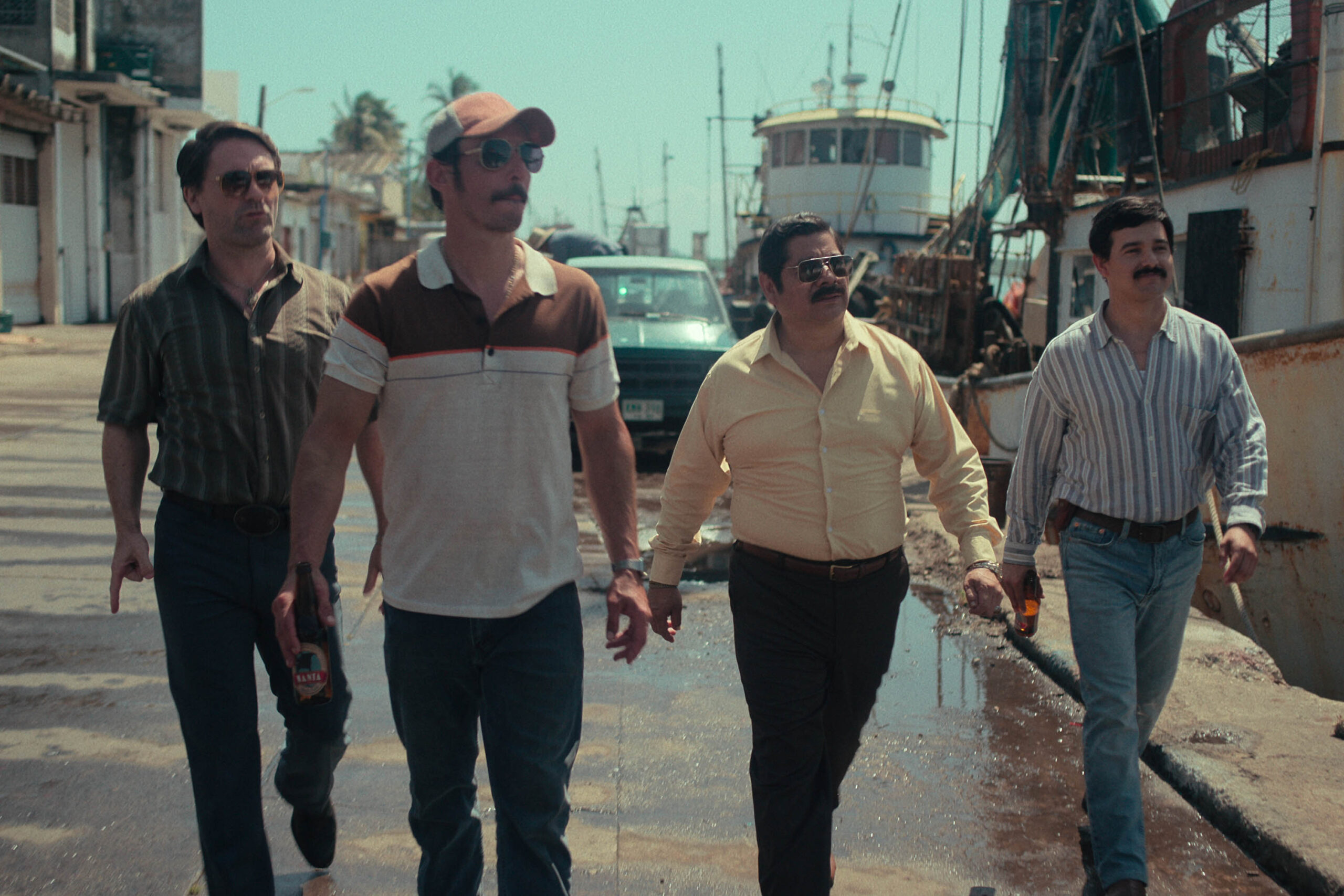 (S-D) Gorka Lasaosa come Hector Palma, Alberto Guerra come El Mayo, Fermín Martínez come El Azul, Alejandro Edda come Joaquin Chapo in Narcos Mexico 3x03 [credit: courtesy of Netflix Copyright 2021]