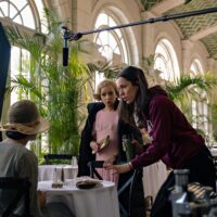 Tessa Thompson come Irene, Ruth Negga come Clare e regista Rebecca Hall sul set di Passing