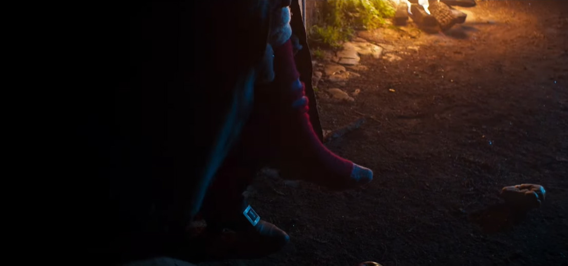 La Calza: Clip dal film La Befana vien di notte 2 - Le origini con Fabio De Luigi e Monica Bellucci