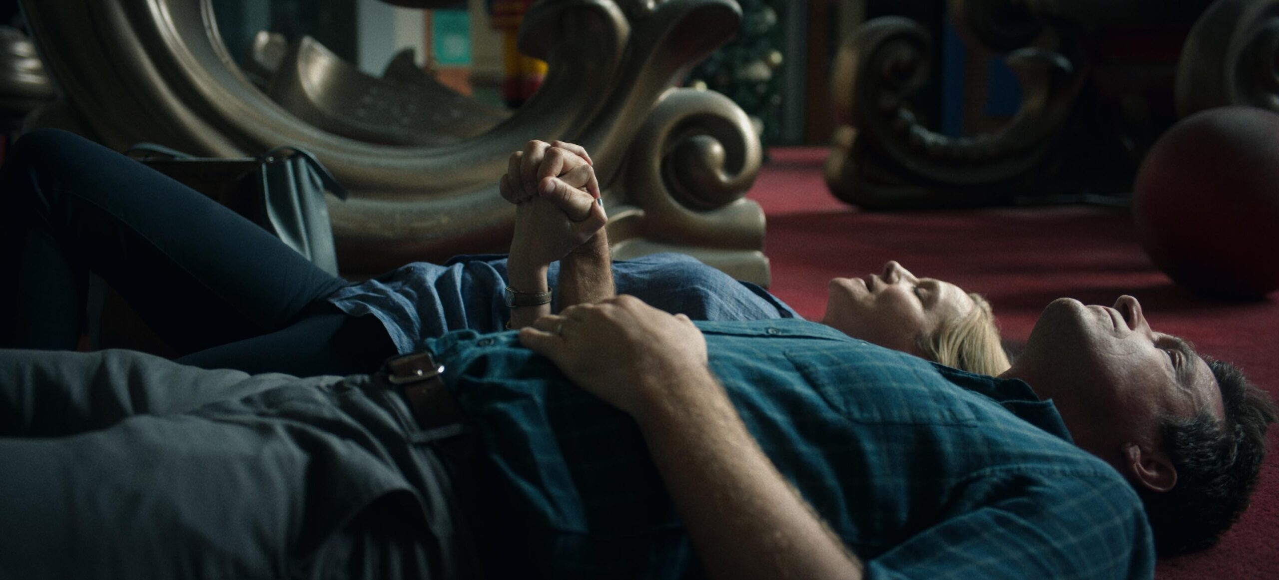 (S-D) Laura Linney come Wendy Byrde, Jason Bateman come Martin 'Marty' Byrde in Ozark 4x07 [credit: courtesy of Netflix]
