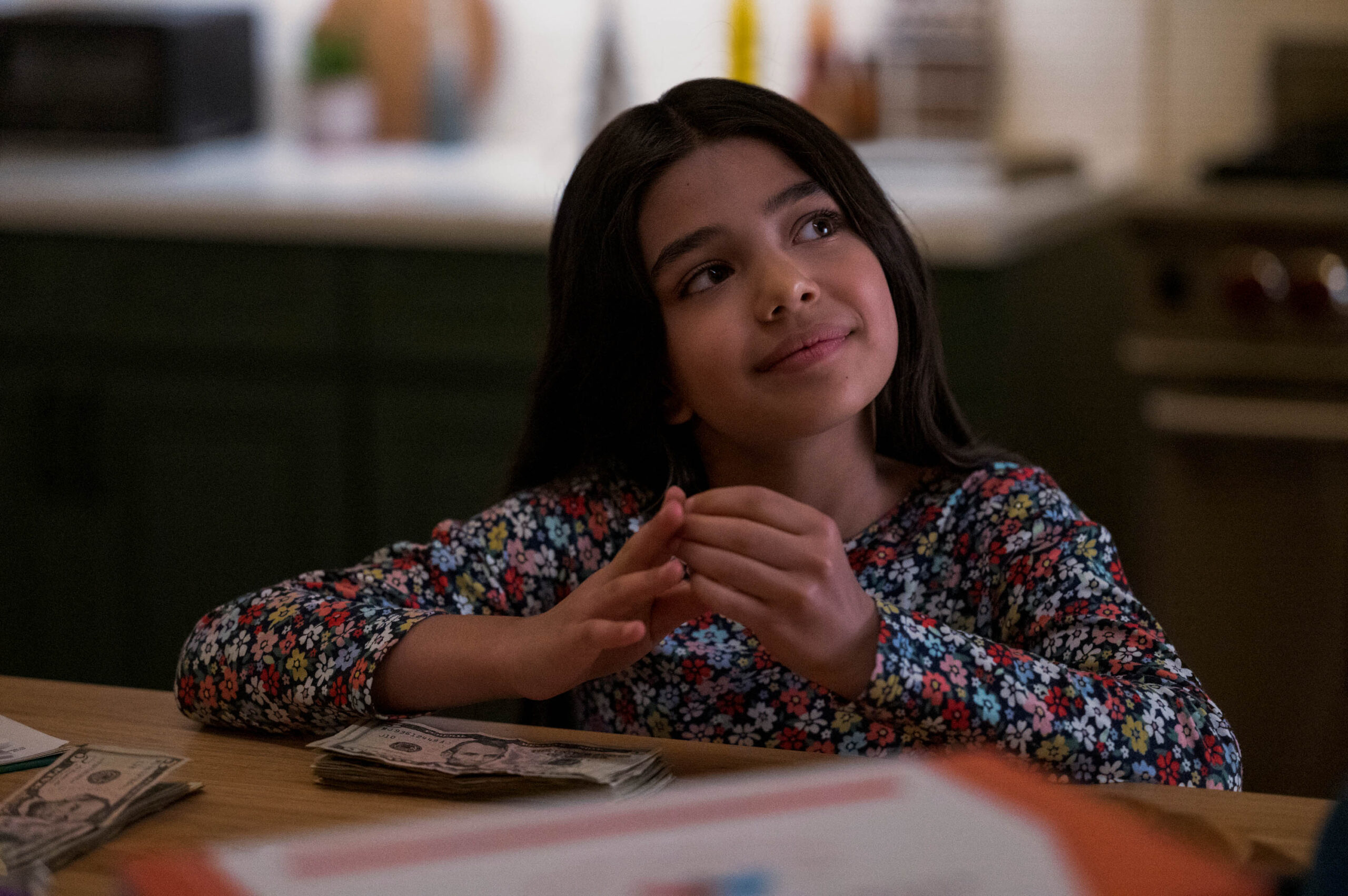 La donna nella casa di fronte alla ragazza dalla finestra 1x08 [credit: Colleen E. Hayes/Netflix]