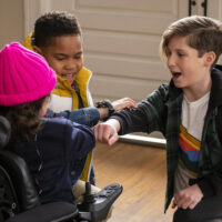 Sammi Haney come Esperanza, Ja’Siah Young come Dion Warren, Gavin Munn come Jonathan King in Dion 2×01