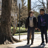 Griffin Robert Faulkner come Brayden Mills, Ja’Siah Young come Dion Warren in Dion 2×04