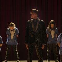 J. Harrison Ghee come Kwame in Dion 2×08