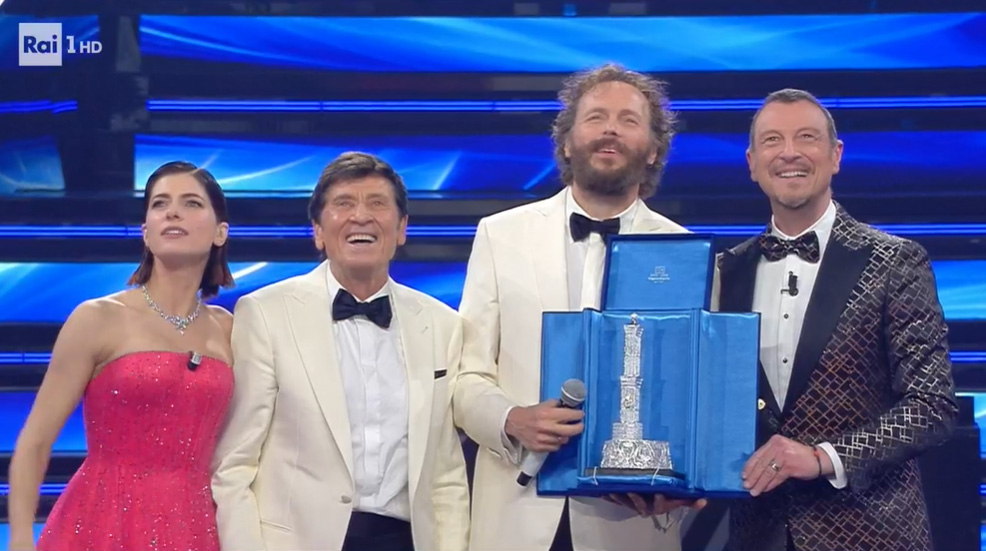 Sanremo 2022 - Quarta Serata (Cover) vinta da Gianni Morandi con Lorenzo Jovanotti