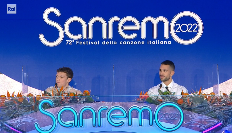 Mahmood e Blanco confermano la loro partecipazione a Eurovision 2022 nella conferenza stampa di Sanremo 2022 subito dopo la proclamazione di vincitori