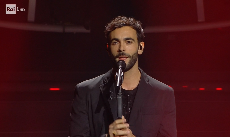 Marco Mengoni ospite della serata finale di Sanremo 2022