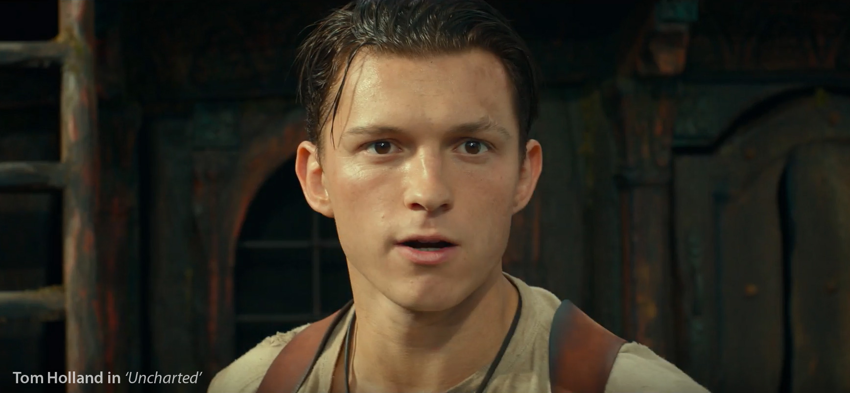 Tom Holland nel film Uncharted