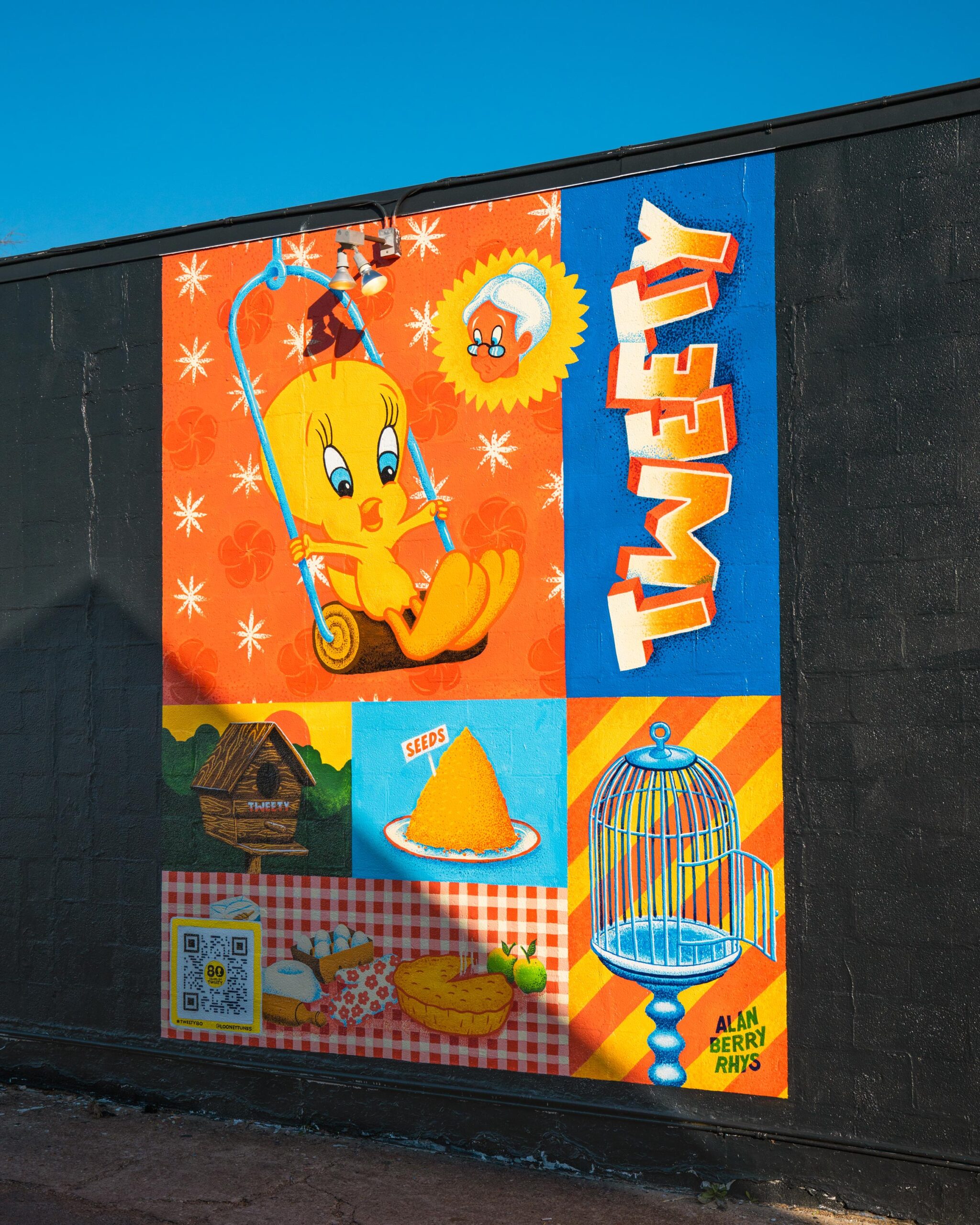 Murales 80 Years of Tweety [credit: Brendan Carroll for WarnerMedia Global Brands and Experiences]