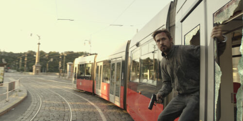 The Gray Man, il thriller movie con Ryan Gosling e Chris Evans esce al cinema e su Netflix