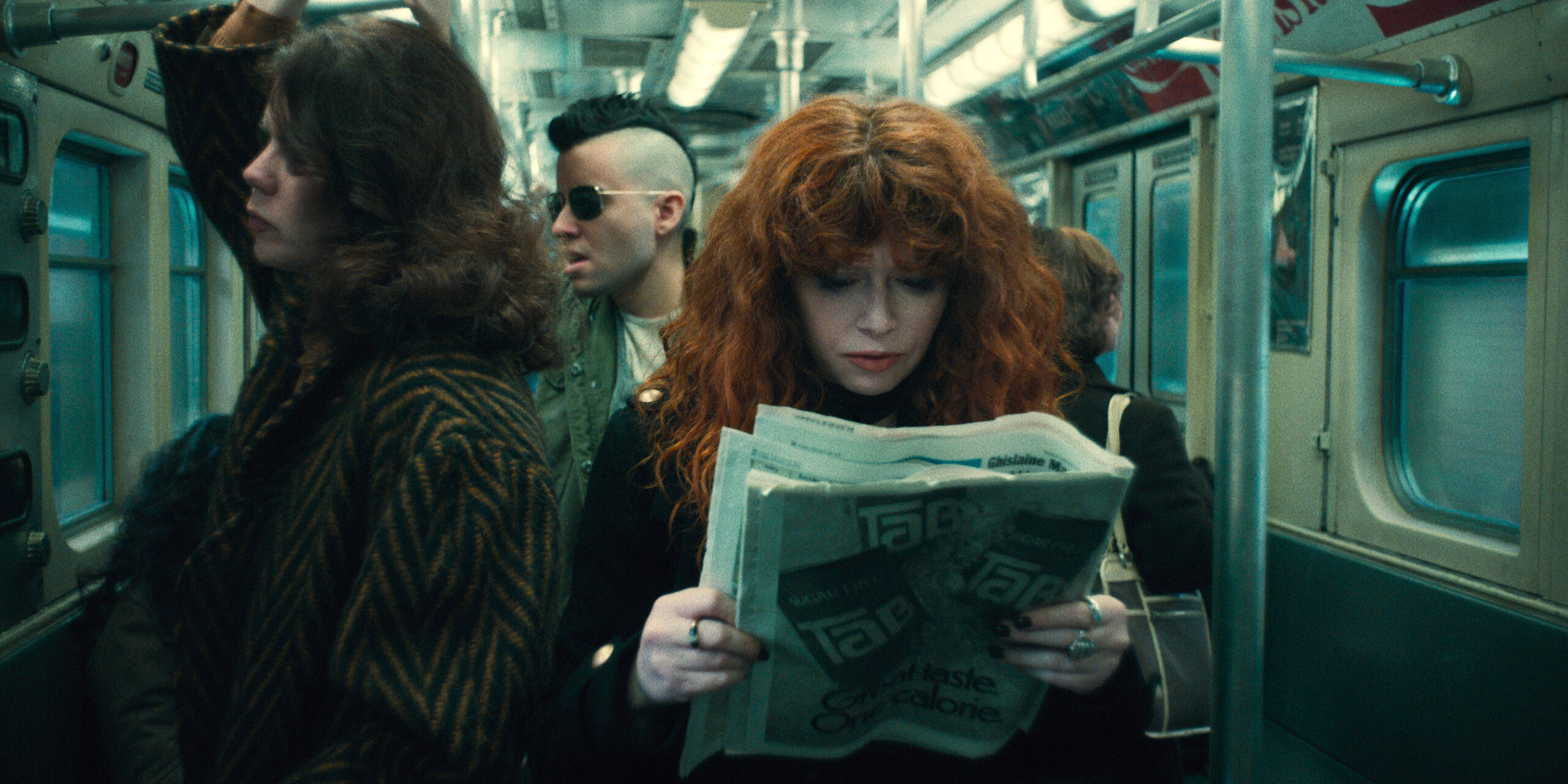 Natasha Lyonne come Nadia Vulvokov in Russian Doll 2x01 [credit: Copyright 2022 Netflix; courtesy of Netflix]