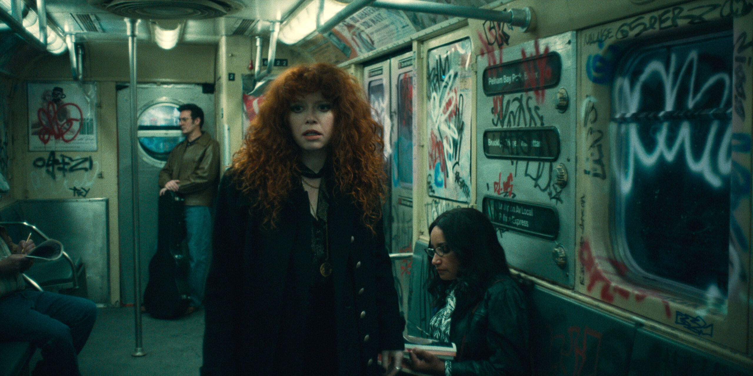 Natasha Lyonne come Nadia Vulvokov in Russian Doll 2x02 [credit: Copyright 2022 Netflix; courtesy of Netflix]