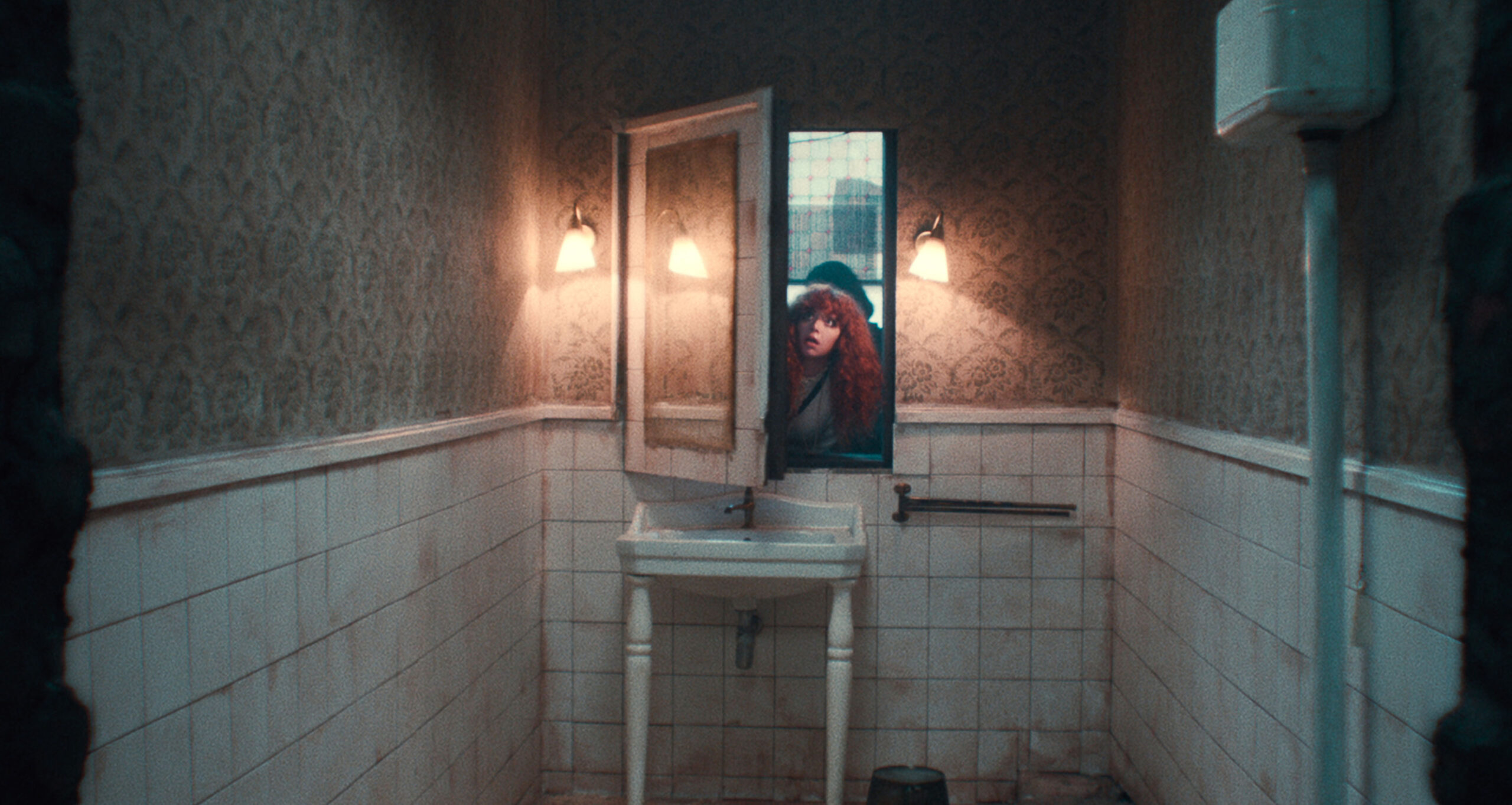 Natasha Lyonne come Nadia Vulvokov in Russian Doll 2x05 [credit: Copyright 2022 Netflix; courtesy of Netflix]