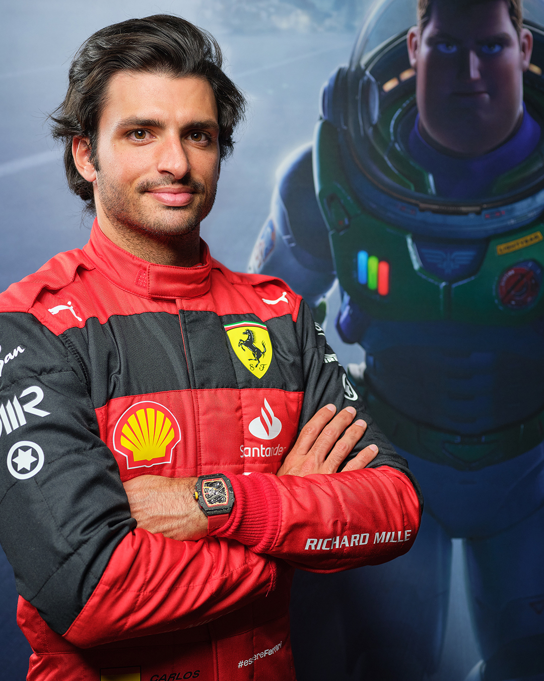 Carlos Sainz interpreta un cameo di doppiaggio nella versione spagnola di Lightyear - La vera storia di Buzz [credit: courtesy of Disney Italia]