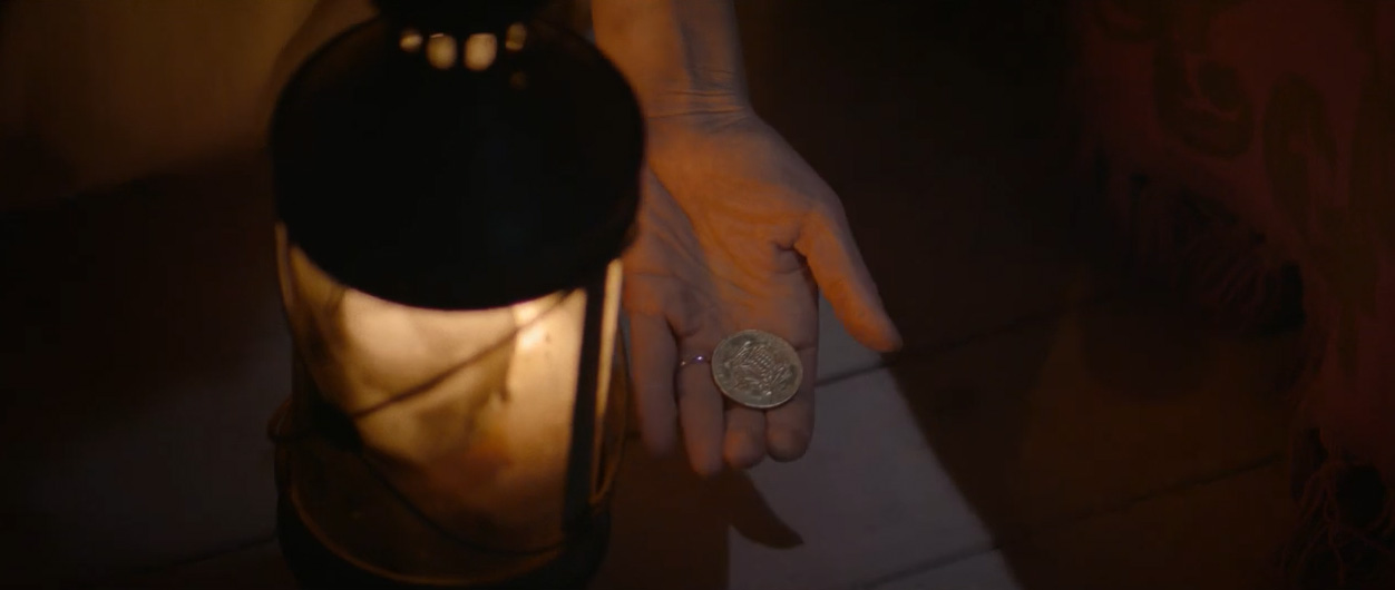 La moneta, Clip dal film Due donne al di là della legge di Raffaele Schettino