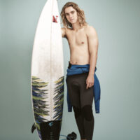 Kai Lewins come Ari Gibson in Surviving Summer – Un’estate travolgente