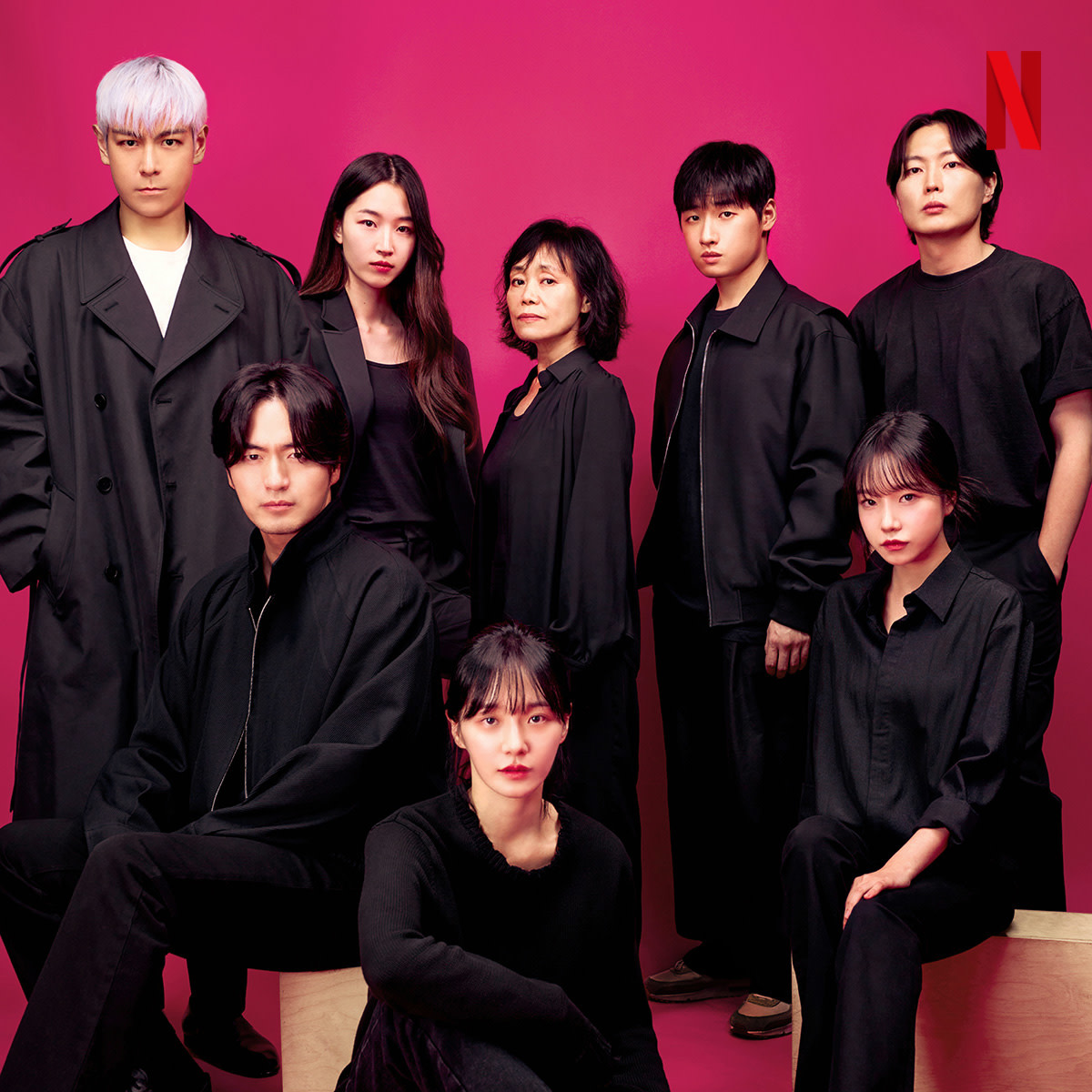 (da sinistra) Choi Seung-Hyun, Lee Jin-Uk, Won Ji-An, Park Gyu-Young, Kang Ae-Sim, Lee David, Jo Yu-Ri, Roh Jae-Won nel cast di Squid Game 2 [credit: courtesy of Netflix]