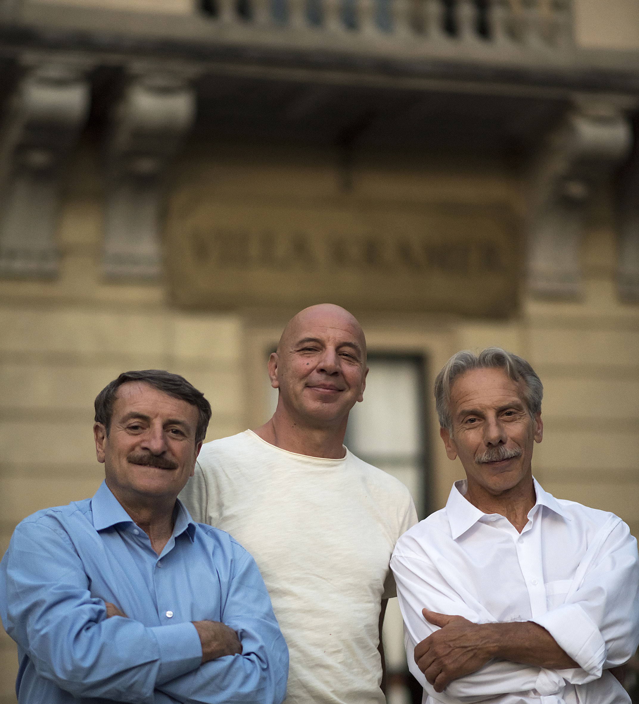 Aldo, Giovanni e Giacomo sul set di una nuova commedia che uscirà per Natale 2022 [credit: Aliocha Merker; courtesy of Ufficio Stampa film]