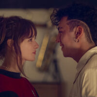 Azul Guaita come Jana, Saak come Okane in Rebelde 2×03