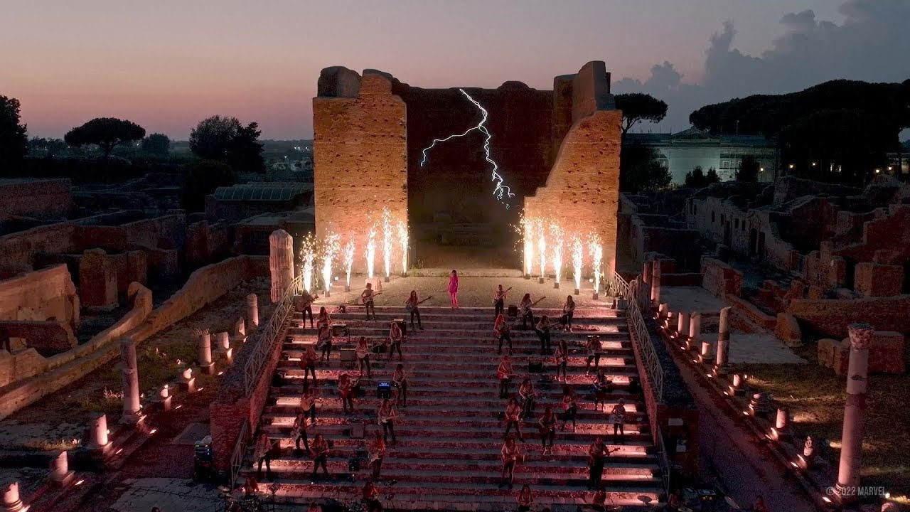 Natalie Portman al Parco Archeologico di Ostia Antica per promuovere Thor: Love and Thunder