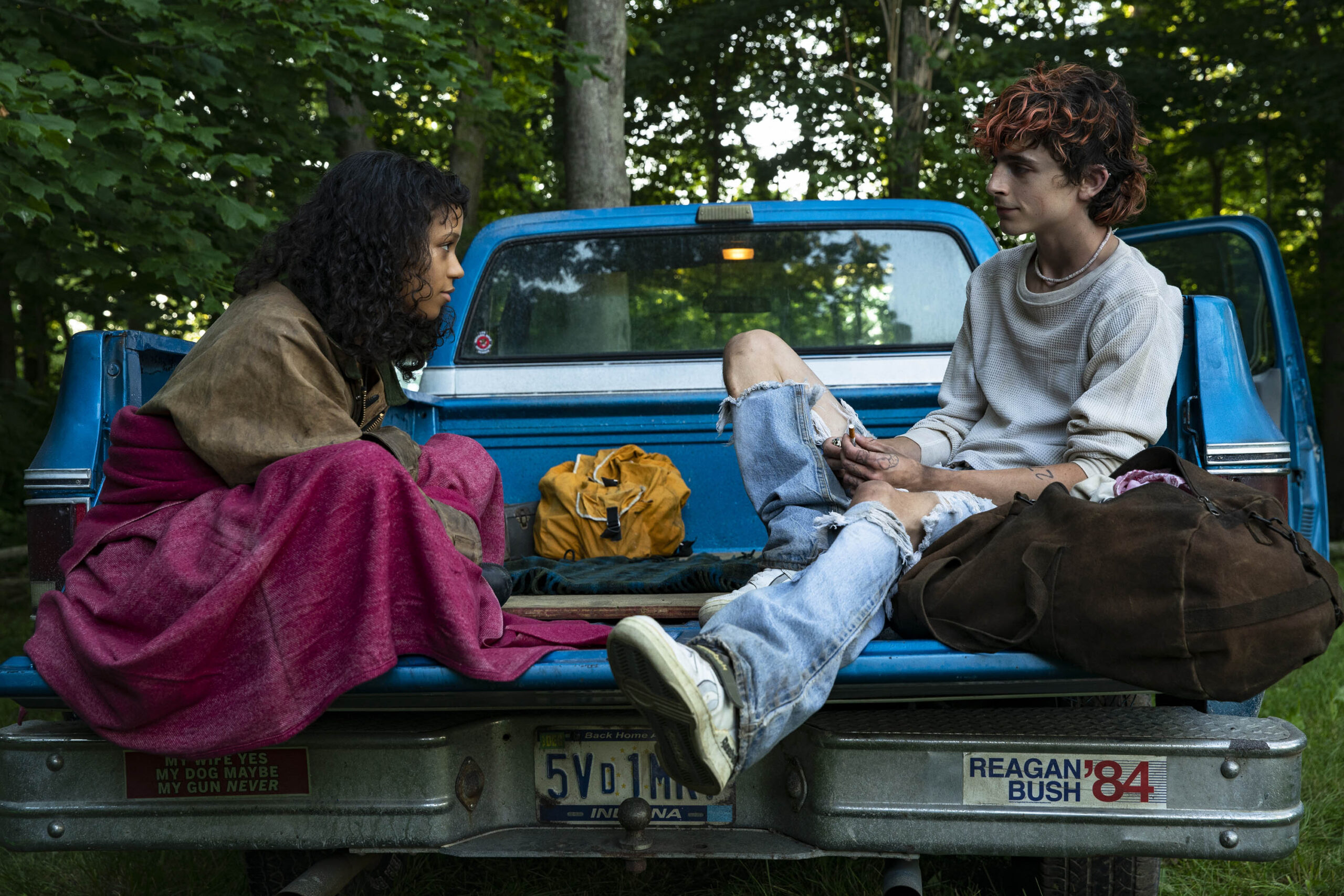 Taylor Russell (sinistra) come Maren e Timothée Chalamet (destra) come Lee in 'Bones And All' diretto da Luca Guadagnino, un film Metro Goldwyn Mayer Pictures [credit: Yannis Drakoulidis / Metro Goldwyn Mayer Pictures; Copyright 2022 Metro-Goldwyn-Mayer Pictures Inc. All Rights Reserved]