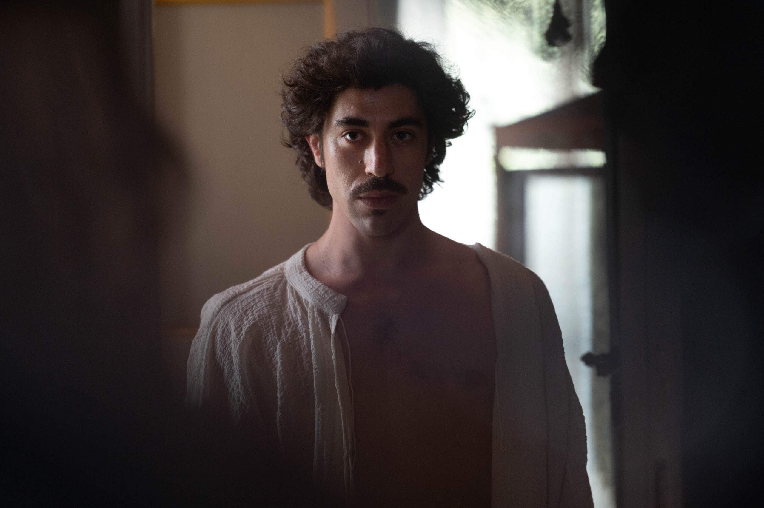 Eduardo Scarpetta (Ignazio Florio, figlio di Vincenzo) in I Leoni di Sicilia [credit: Maria Marin; courtesy of Disney]