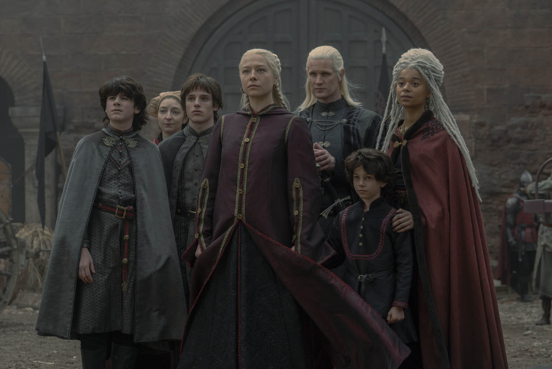 Elliot Grihault, Harry Collett, Emma D'Arcy, Matt Smith, Phoebe Campbell in House of the Dragon 1x08 [credit: foto di Liam Daniel/HBO; courtesy of HBO/WarnerMedia]