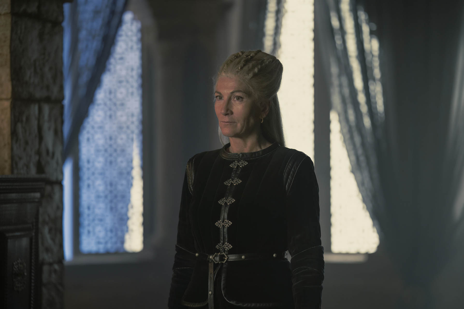 Eve Best in House of the Dragon 1x09 [credit: foto di Ollie Upton/HBO; courtesy of HBO/WarnerMedia]