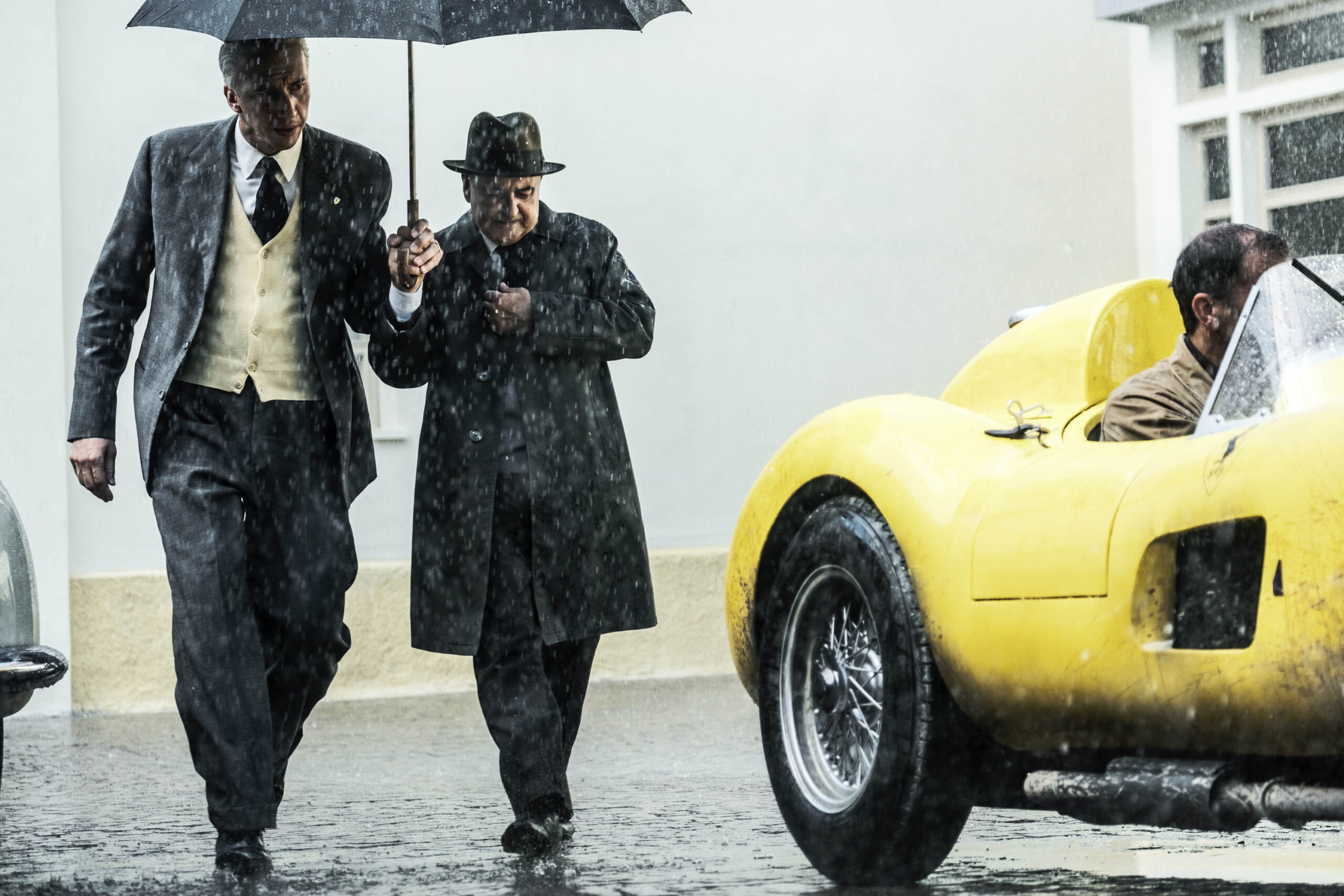 First Look - Adam Driver come Enzo Ferrari si prepara per la gara Mille Miglia 1957 [credit: Lorenzo Sisti; courtesy of Ufficio Stampa film]