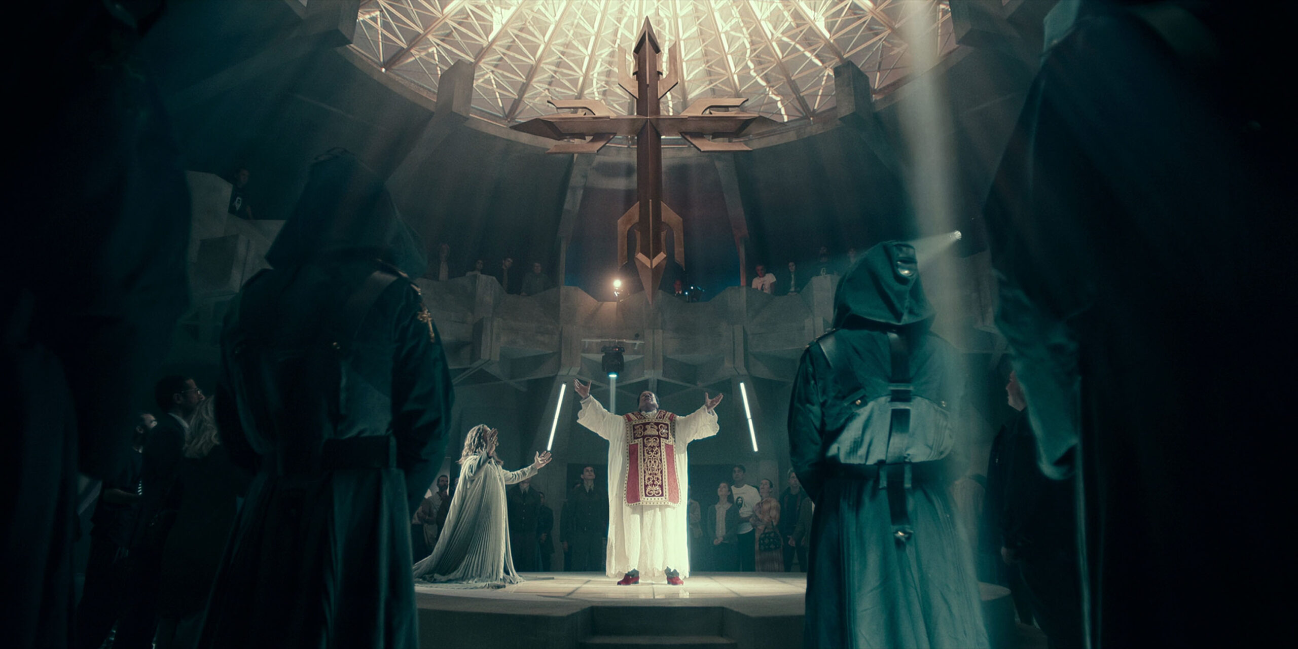 William Miller come Adriel, Joaquim de Almeida come Duretti in Warrior Nun 2x06 [credit: Copyright 2022 Netflix, Inc; courtesy of Netflix]