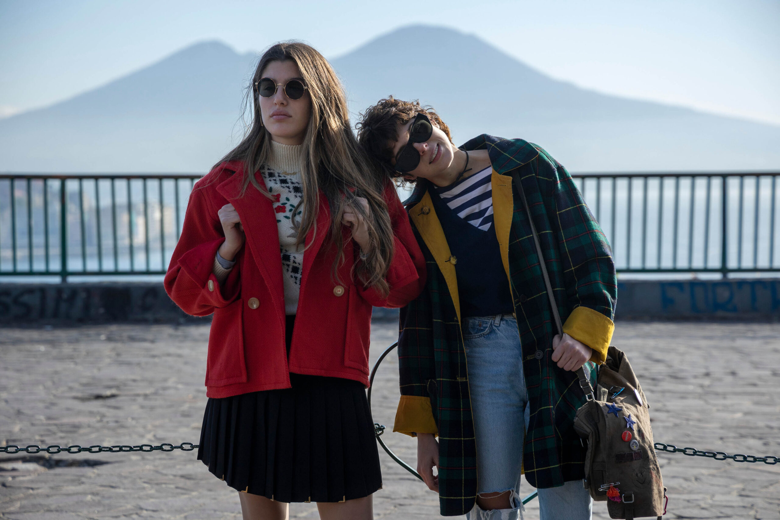 (S-D) Rossella Gamba come Angela, Giordana Marengo come Giovanna in La Vita Bugiarda degli Adulti 1x01 [credit: Eduardo Castaldo/Netflix; Copyright 2022 Netflix, Inc; courtesy of Netflix]