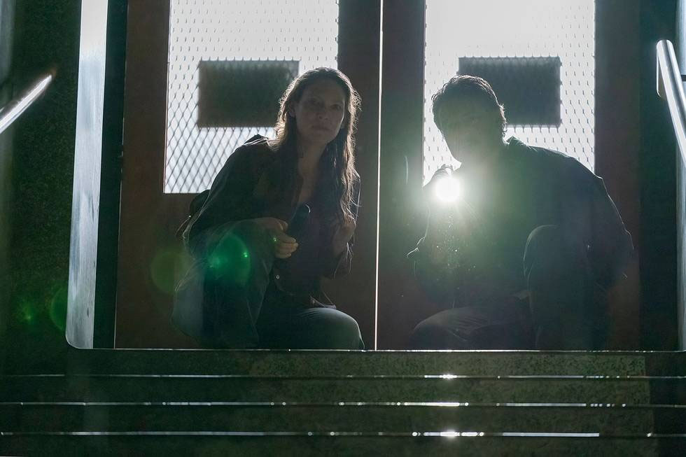 Anna Torv, Pedro Pascal in The Last of Us 1x01 [credit: Liane Hentscher/HBO; courtesy of Warner Media]