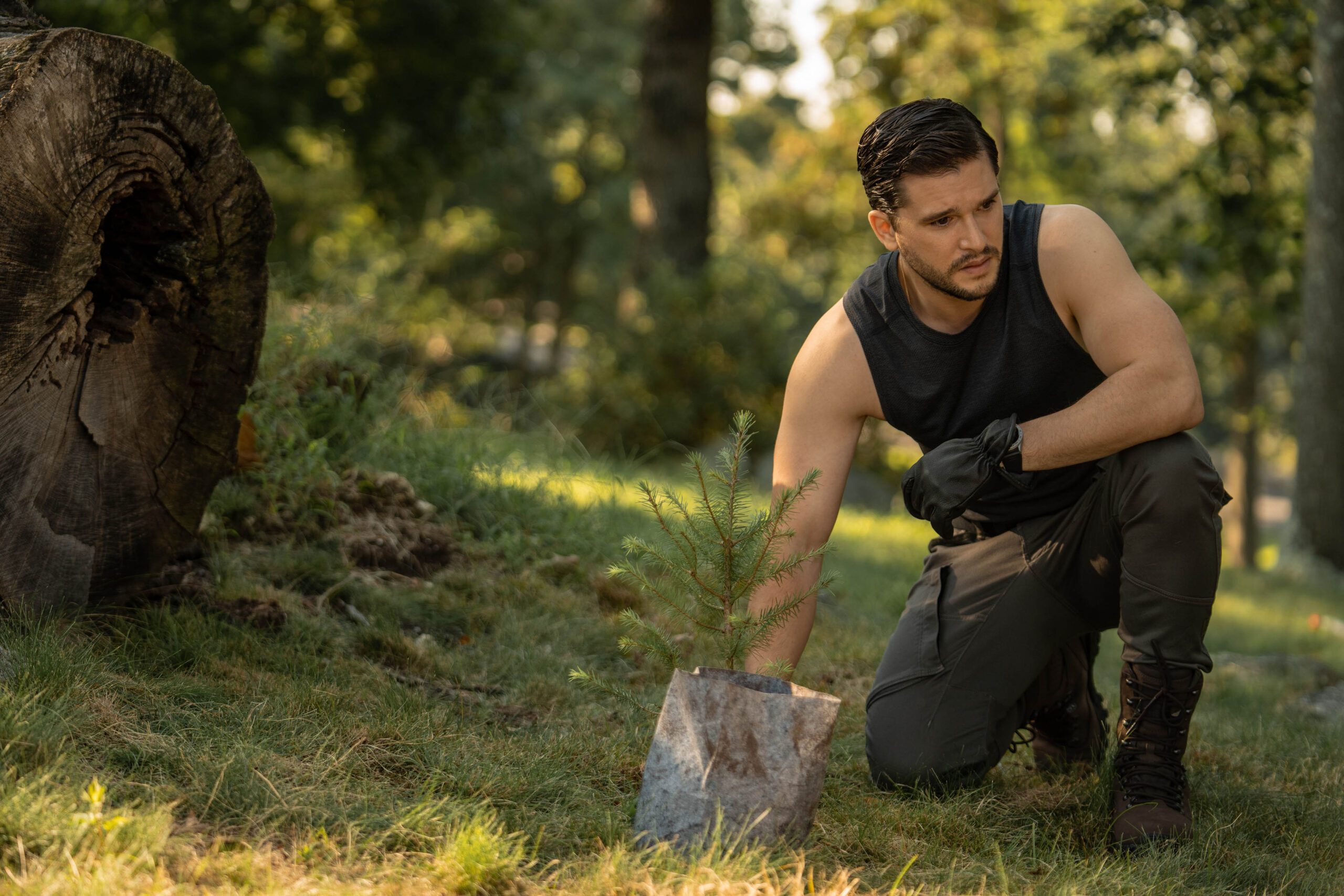 Kit Harington in Extrapolations 1x02 [credit: Zach Dilgard; courtesy of Apple]