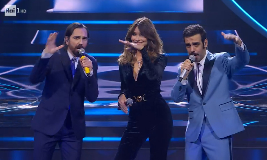 Sanremo 2023 | Colapesce Dimartino con Carla Bruni - 'Azzurro' di Adriano Celentano