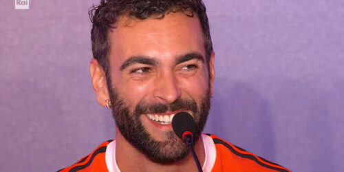 Marco Mengoni nella conferenza stampa di Sanremo 2023 domenica 12 febbraio 2023