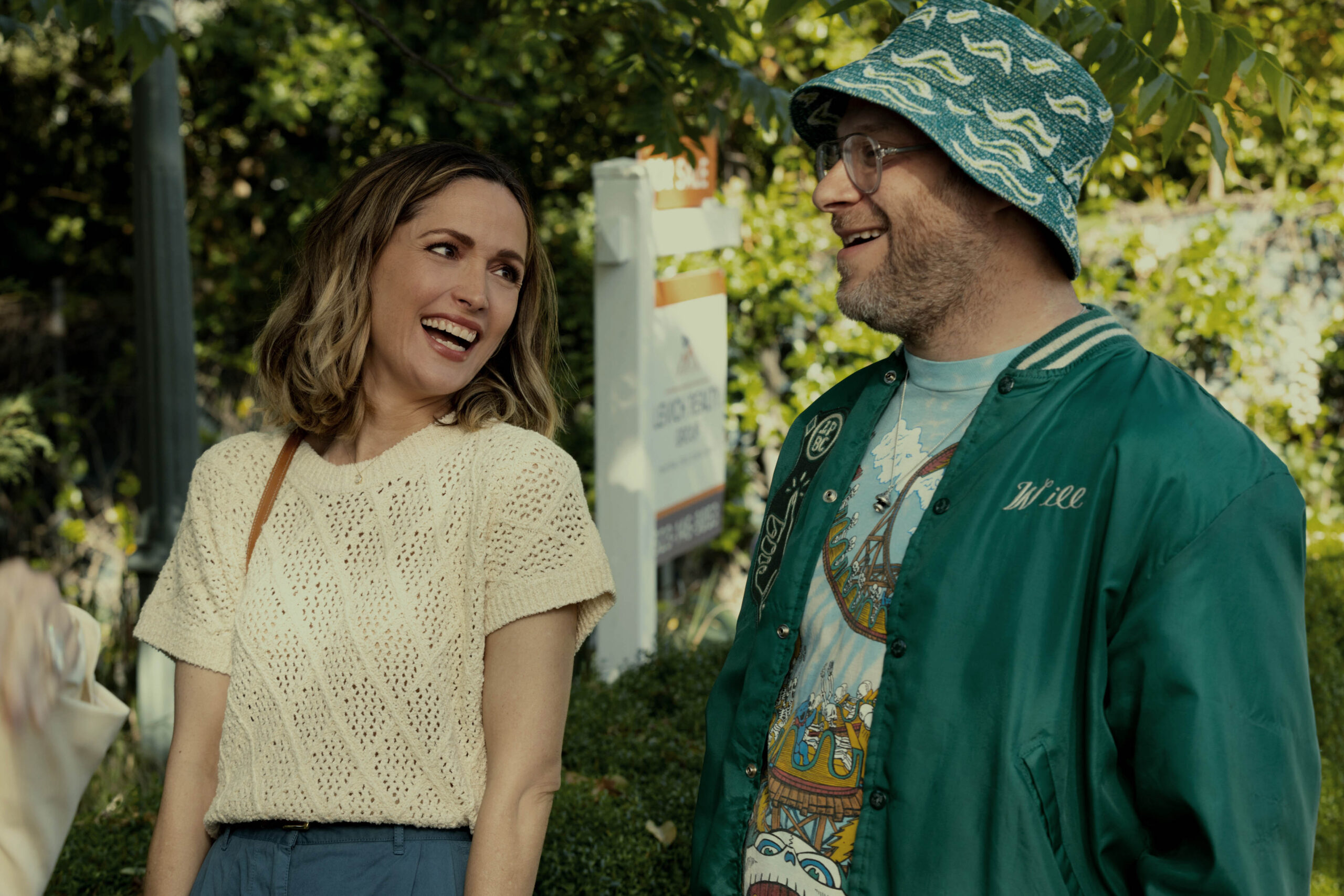 Rose Byrne e Seth Rogen in Platonic - Stagione 1 [credit: Paul Sarkis; courtesy of Apple]