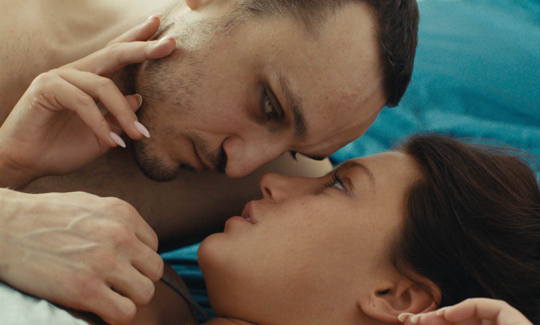 Franz Rogowski e Adèle Exarchopoulos in Passages [tag: Franz Rogowski, Adèle Exarchopoulos] [credit: courtesy of SBS Productions]