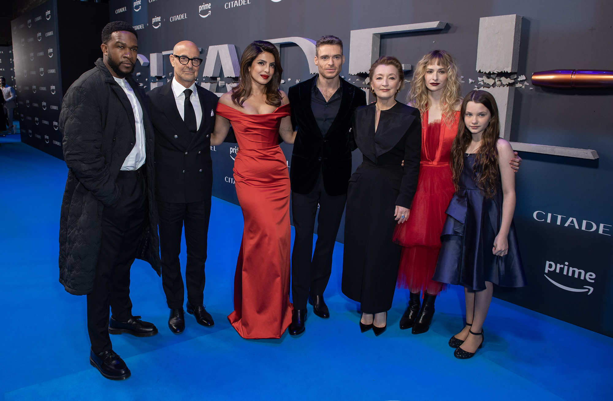 I componenti del cast Richard Madden, Priyanka Chopra Jonas, Stanley Tucci, Lesley Manville alla premiere mondiale di Citadel [credit: Andrew Timms; courtesy of Prime Video]