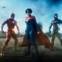 Ezra Miller come Barry Allen/The Flash, Sasha Calle come Kara Zor-El/Supergirl e Ezra Miller come Barry Allen/The Flash in The Flash della Warner Bros. Pictures