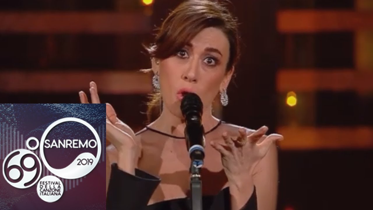 Sanremo 2019 - Il medley di Virginia Raffaele alla Finale